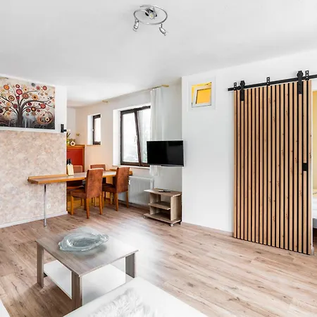 Alpine Escape Cozy Retreat Near Maiskogel 아파트 *