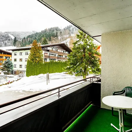 Alpine Escape Cozy Retreat Near Maiskogel Apartment