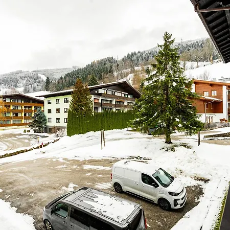 Apartamento Alpine Escape Cozy Retreat Near Maiskogel Kaprun